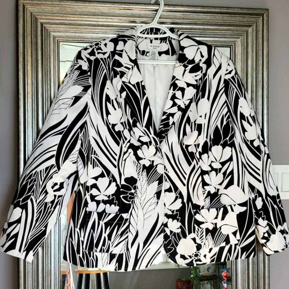 🏵 5/$20 Liz Baker Blazer